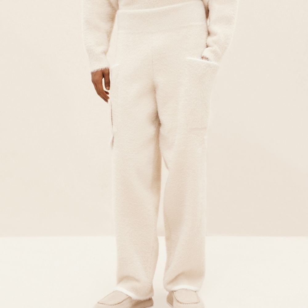 Jacquemus Le Pantalon Cargo Neve in Off White, Wide Leg Fuzzy Pants